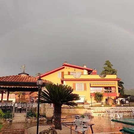 Couette-café Ferro Di Cavallo Tivoli